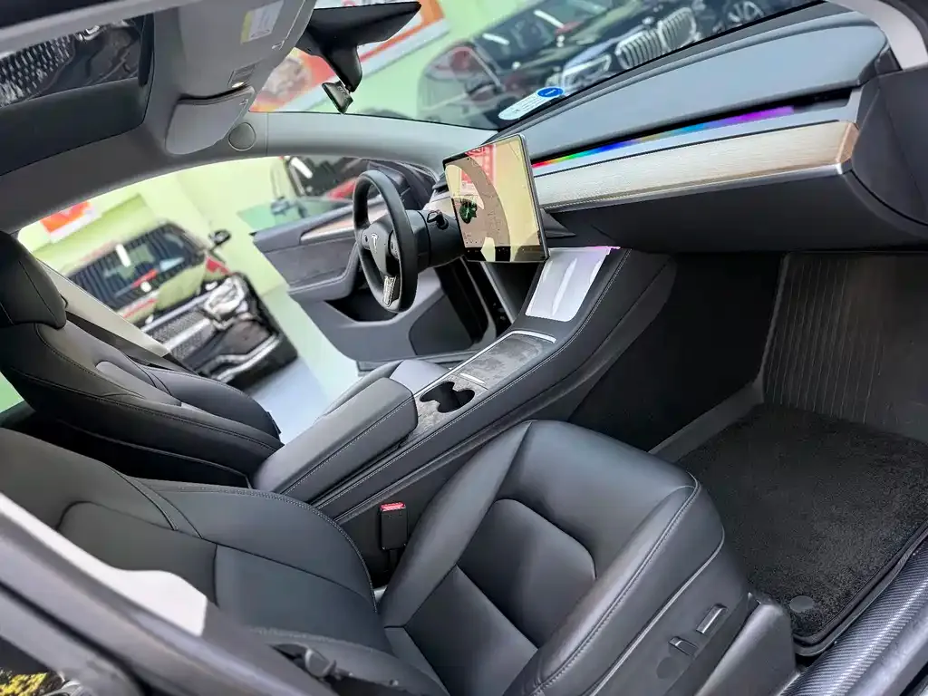 Tesla Model Y — фото 9