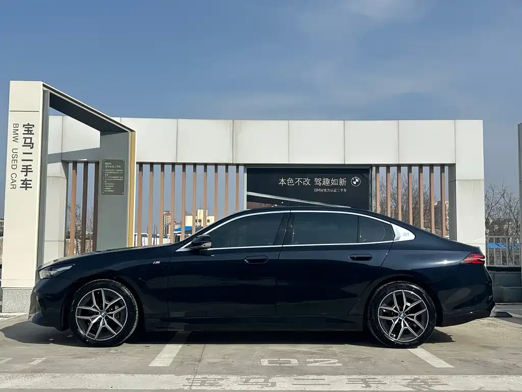 BMW i5 2025 из CN, фото 2