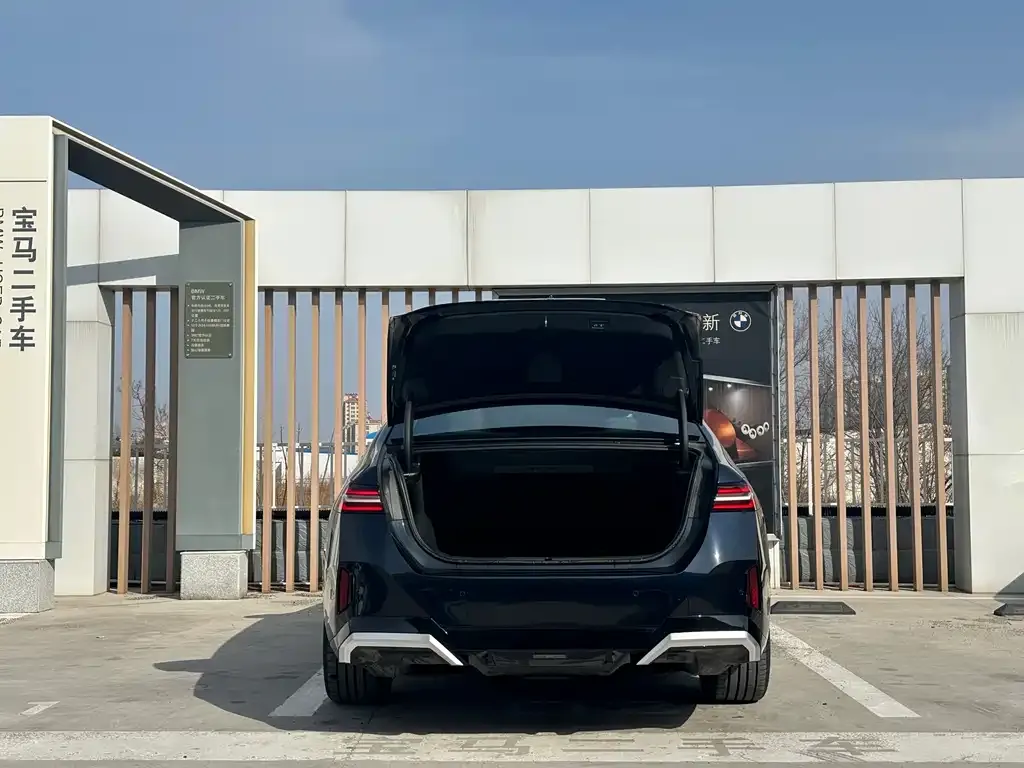 BMW i5 2025 из CN, фото 9