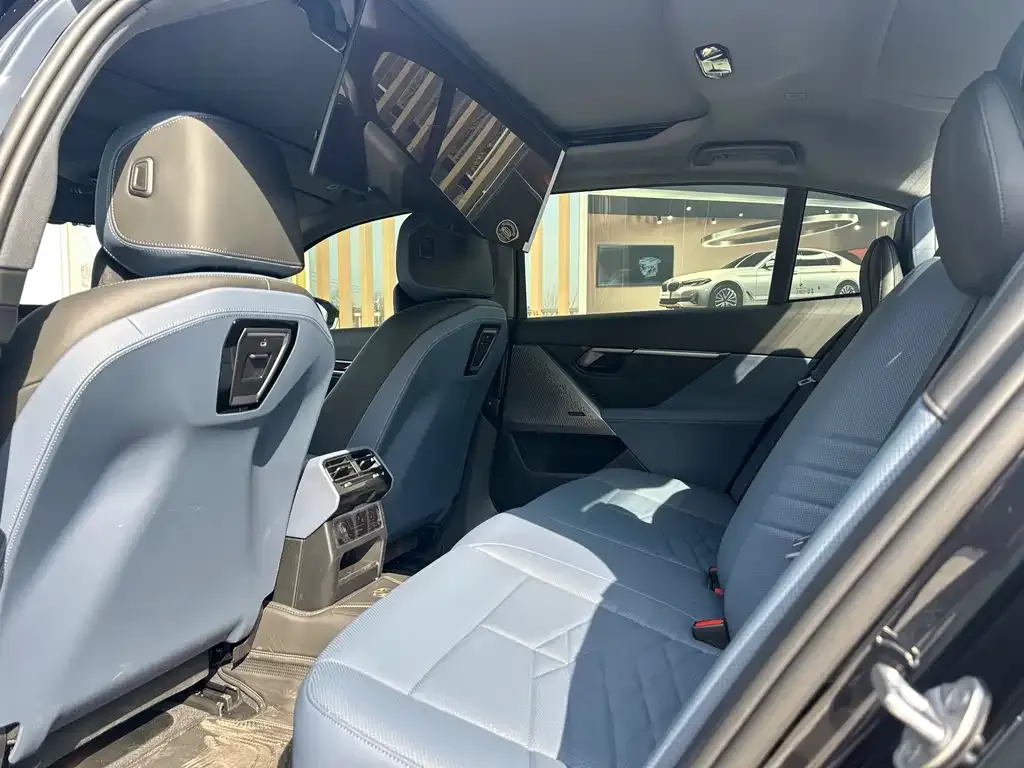 BMW i5 2025 из CN, фото 3