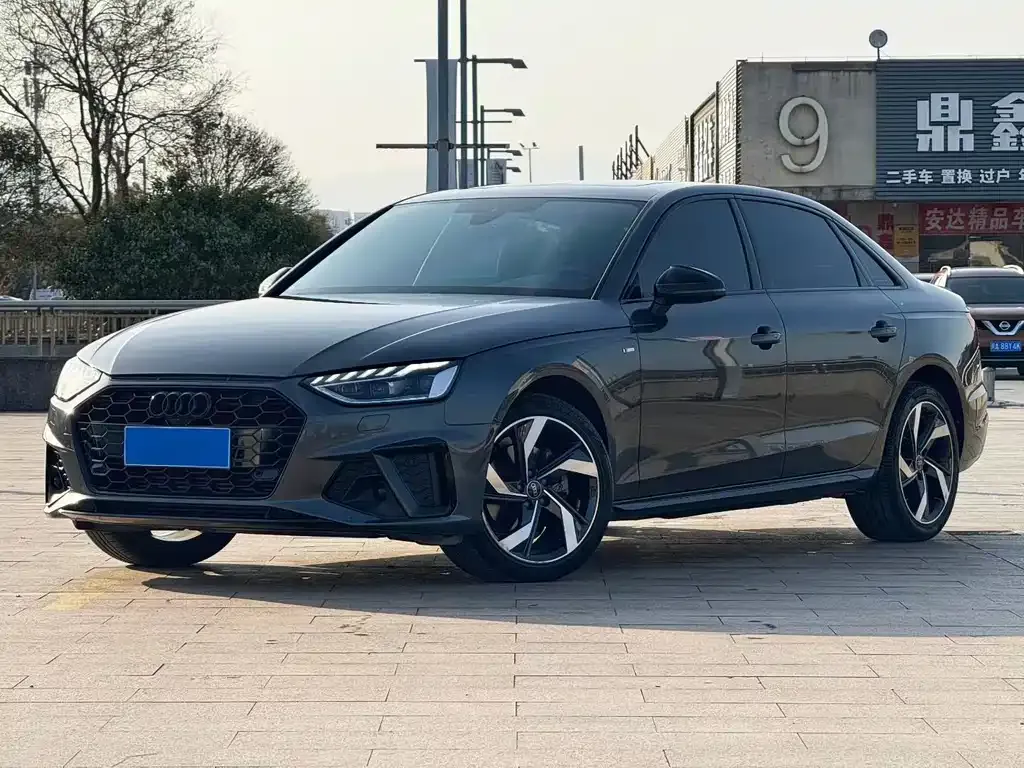 Audi A4L 2023 из CN, фото 1