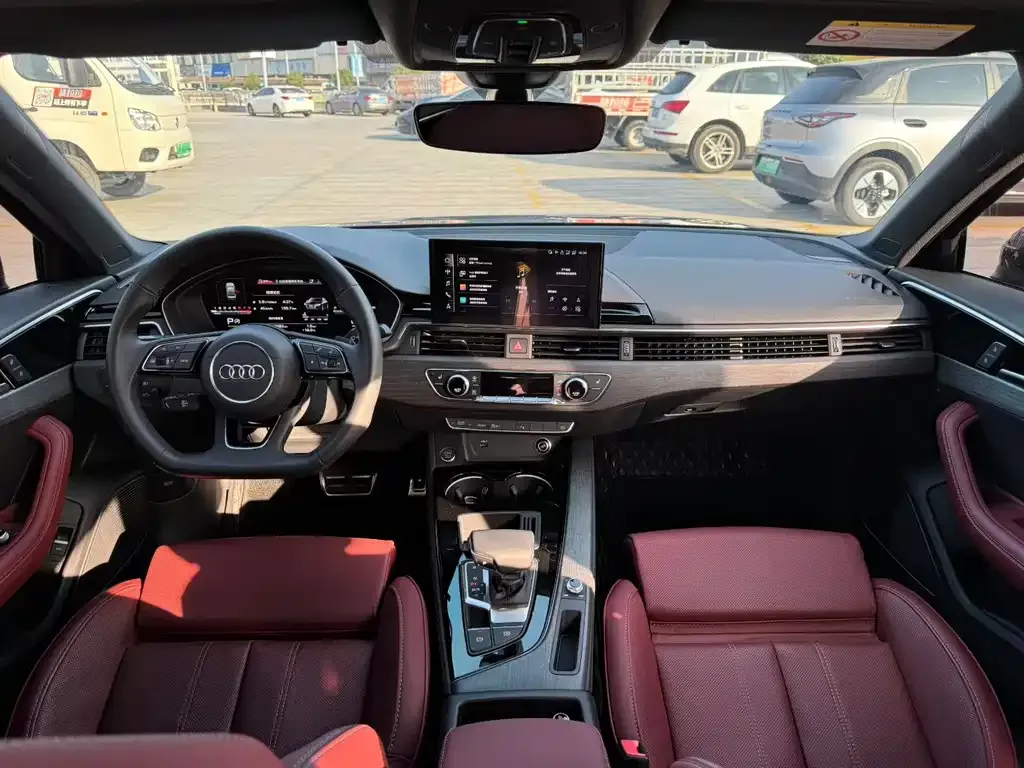 Audi A4L 2023 из CN, фото 2