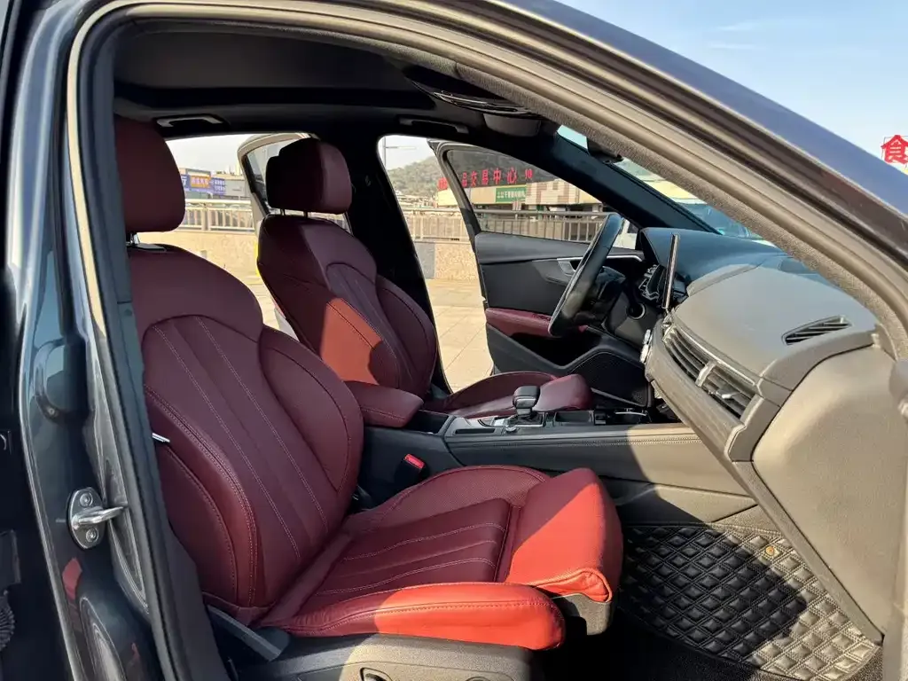 Audi A4L 2023 из CN, фото 7