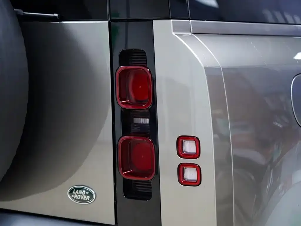 Land Rover Defender — фото 8