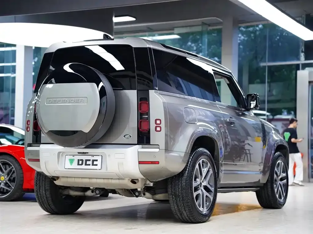 Land Rover Defender — фото 9