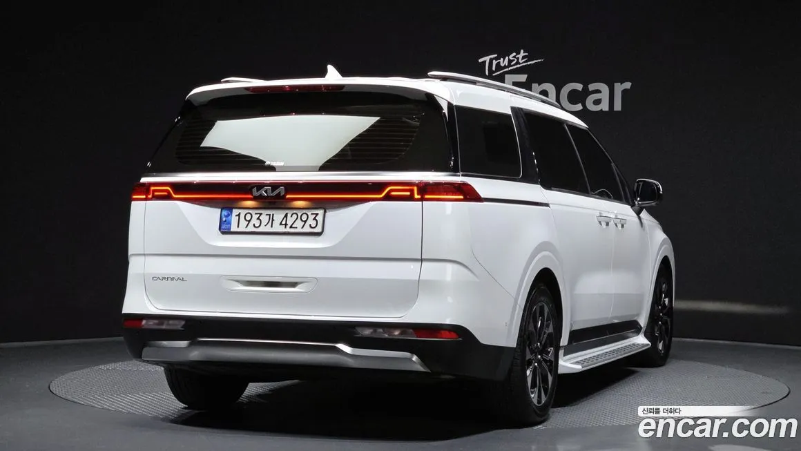 Kia Carnival — фото 4