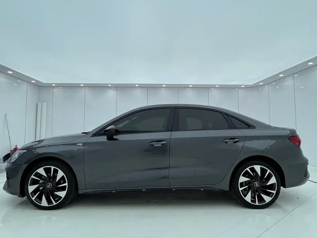 Audi A3 2022 из CN, фото 6