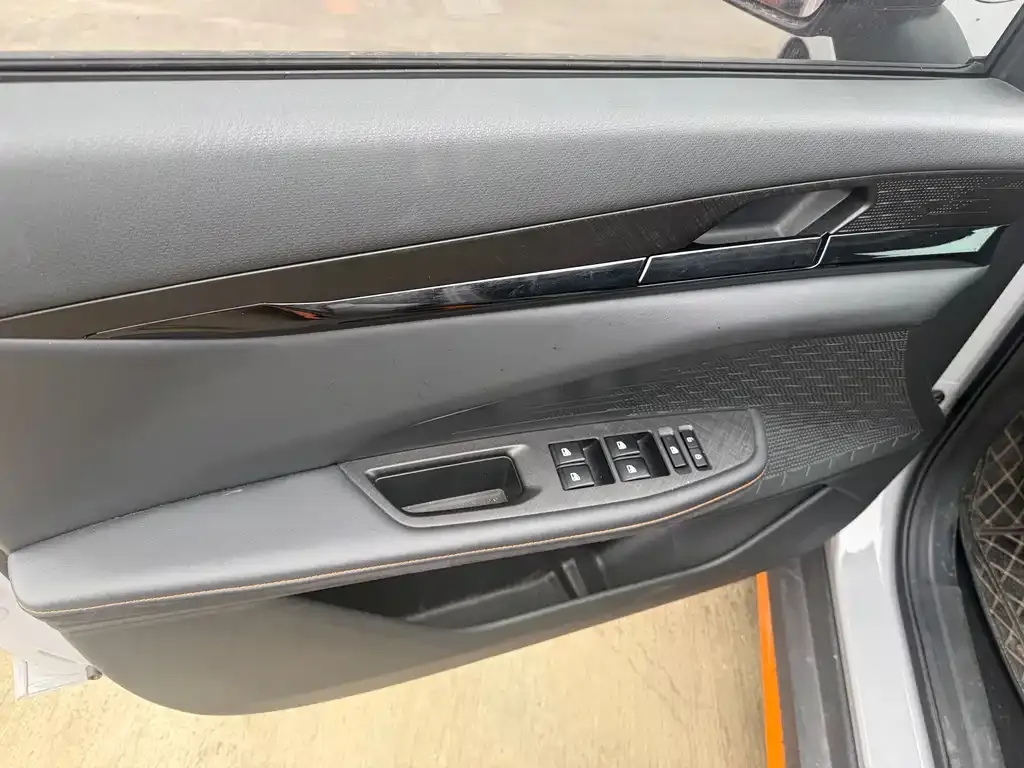Changan UNI-V 2024 из CN, фото 6