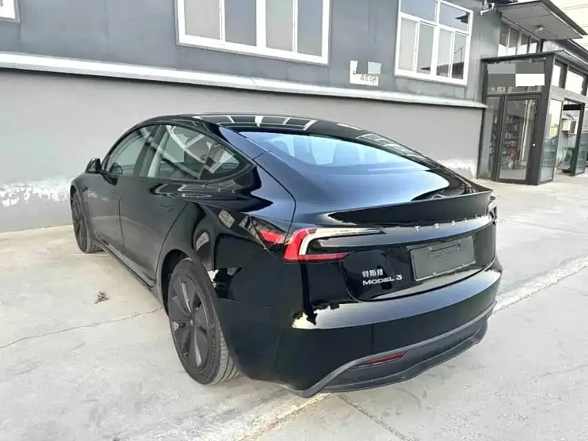Tesla Model 3 — фото 2