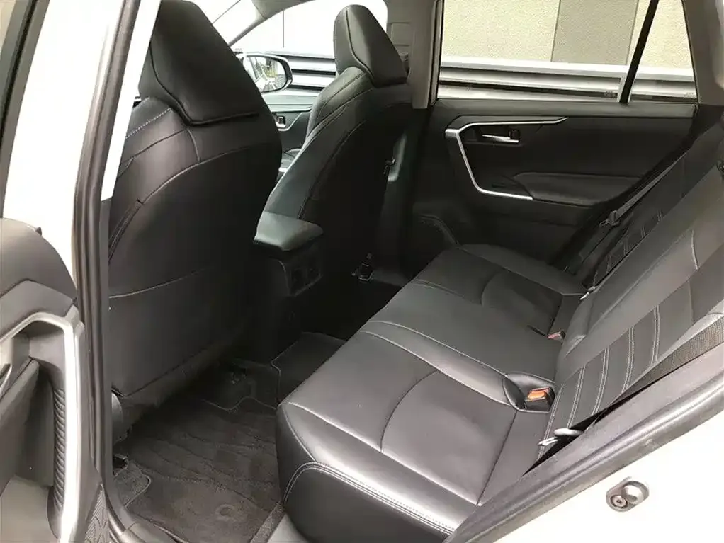 Toyota Wildlander 2021 из CN, фото 4