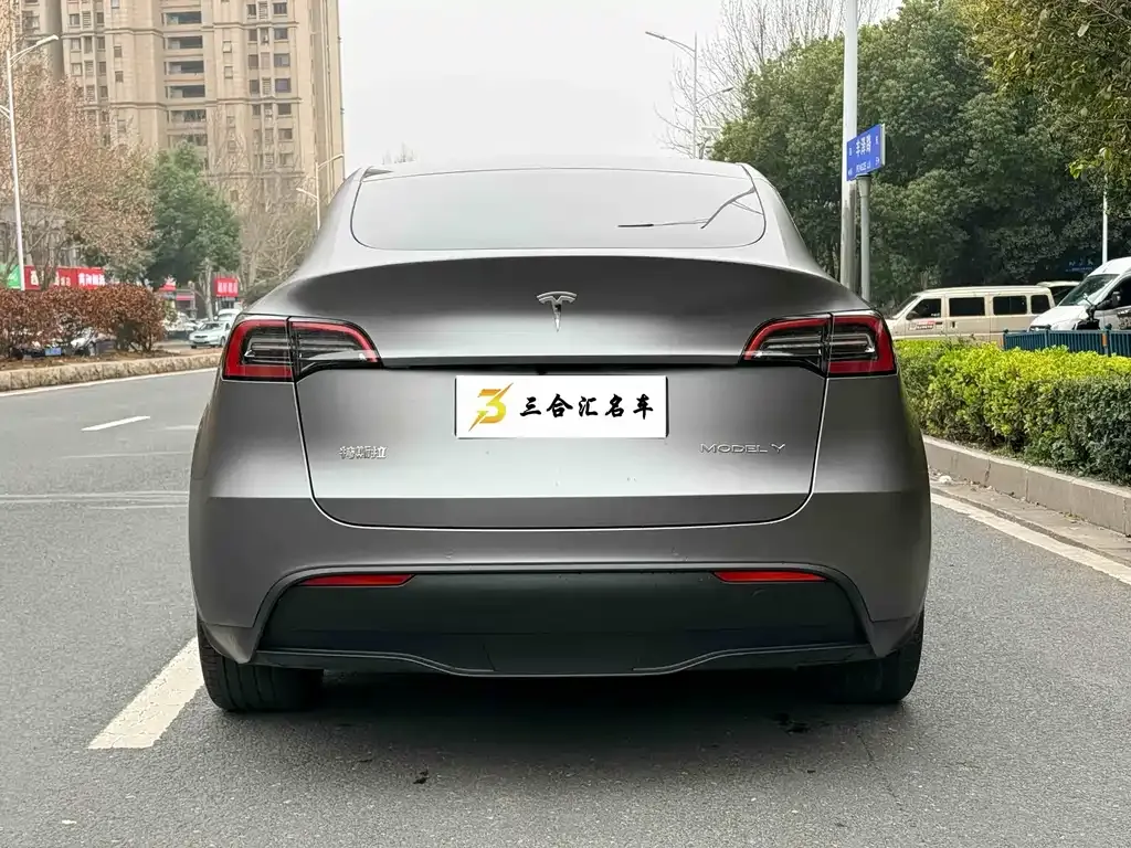 Tesla Model Y — фото 3