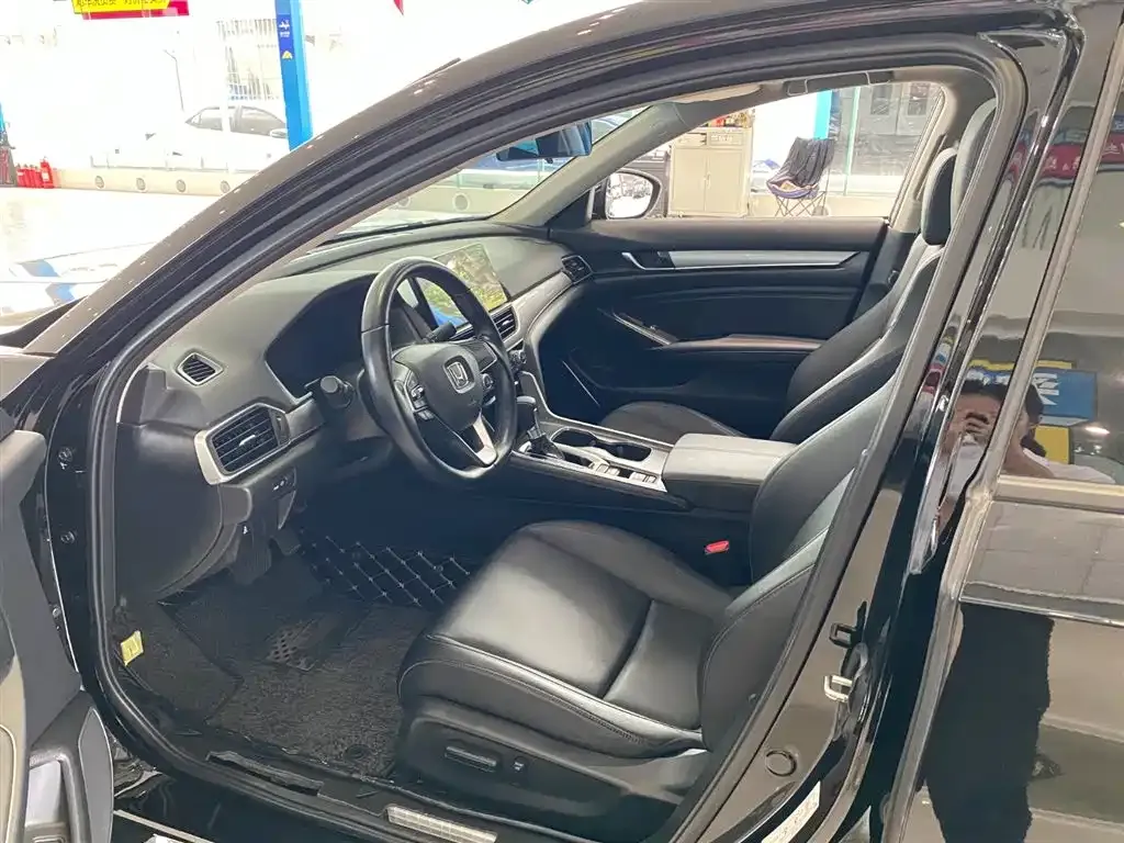 Honda Accord — фото 5
