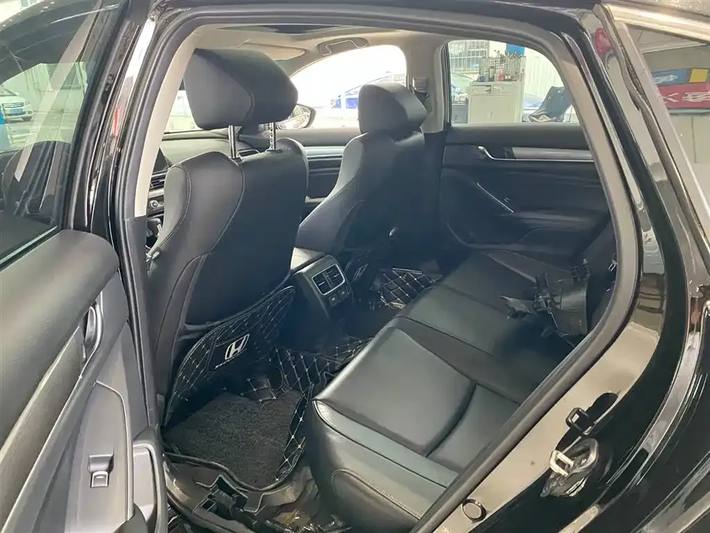 Honda Accord — фото 3