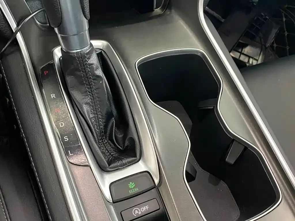 Honda Accord — фото 6