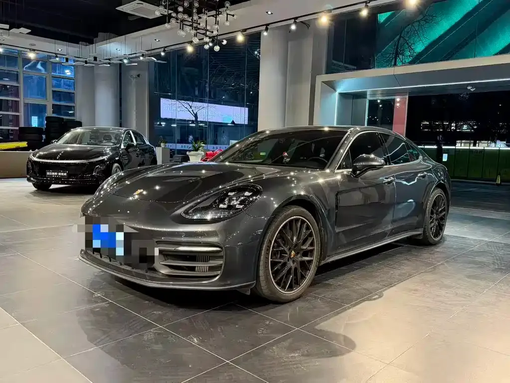 Porsche Panamera — фото 1