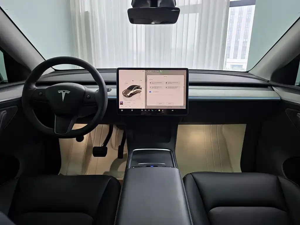 Tesla Model Y — фото 5