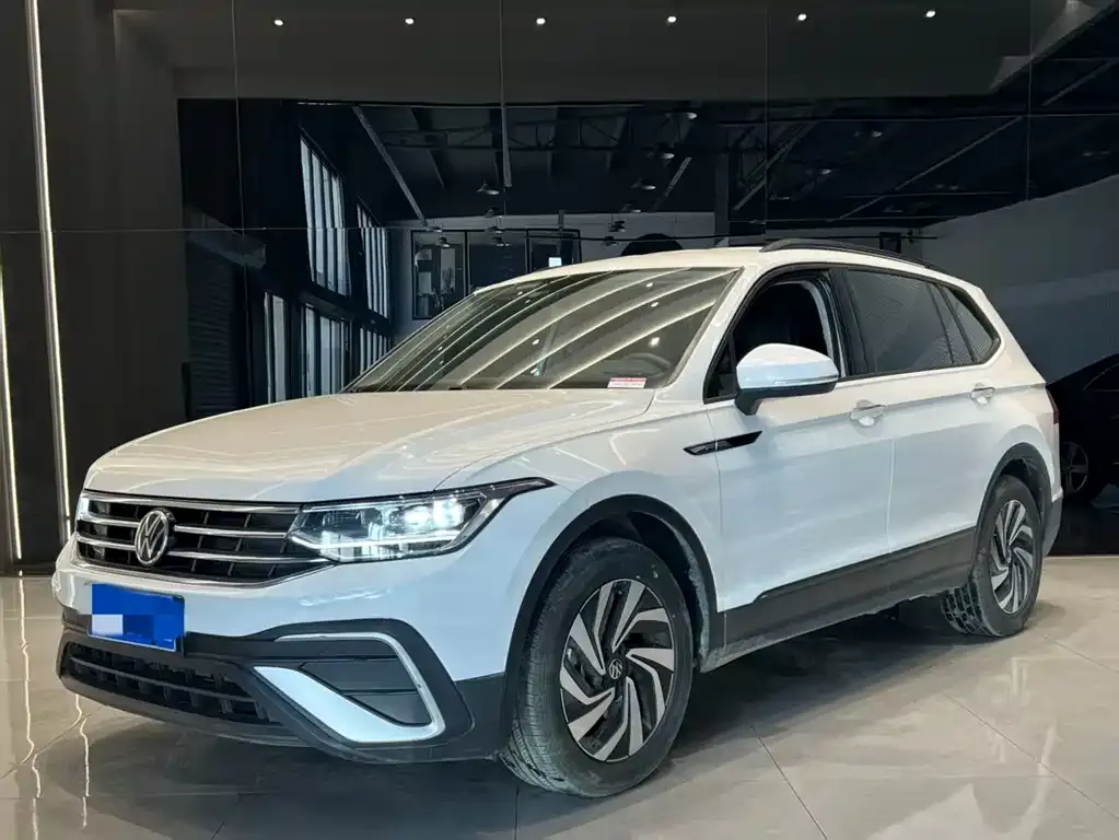 Volkswagen Tiguan L 2022 из CN, фото 1