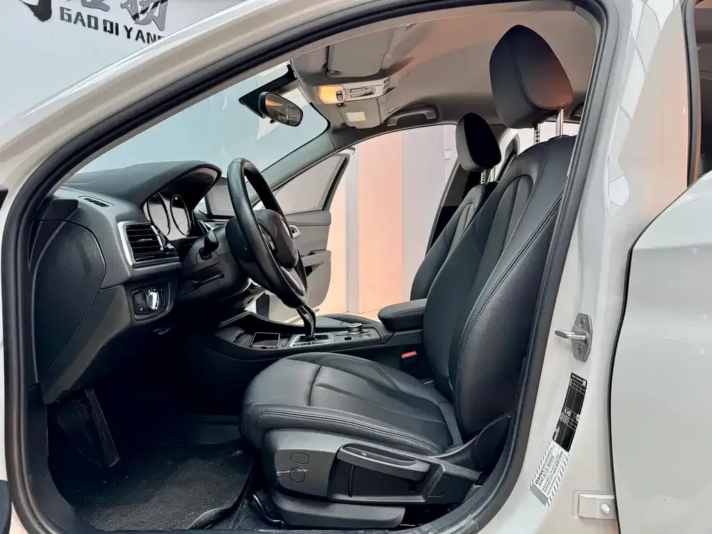 BMW 1 Series 2022 из CN, фото 4