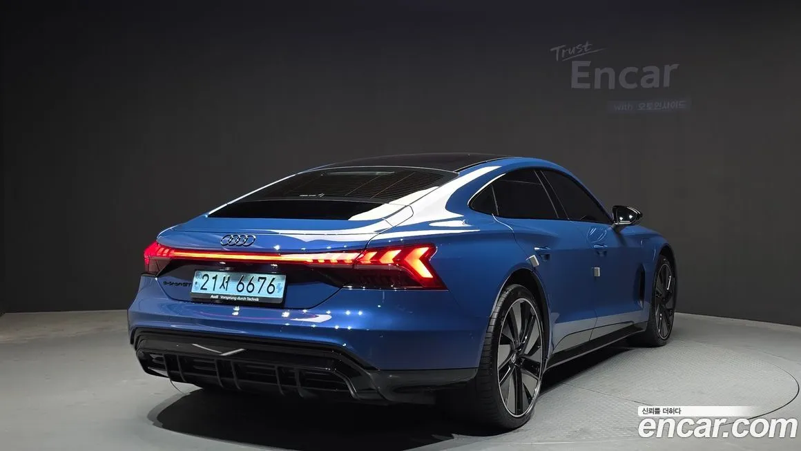Audi e-tron GT 2022 из KR, фото 6