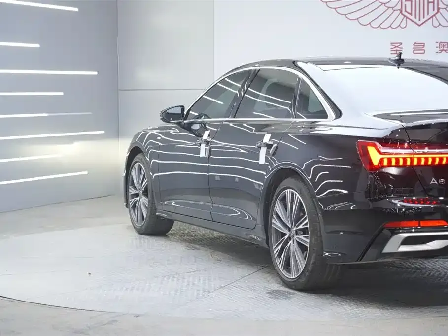Audi A6L — фото 6