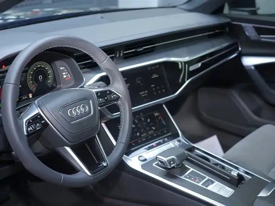 Audi A6L — фото 10