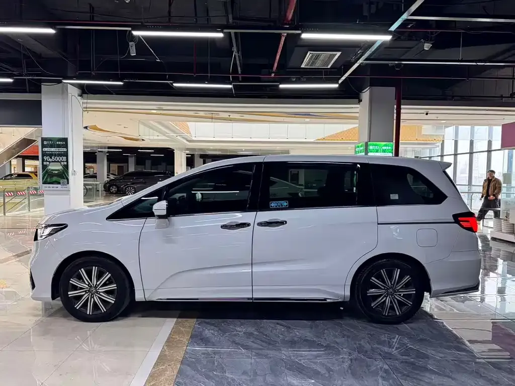 Honda Odyssey — фото 10