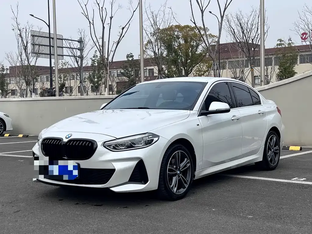 BMW 1 Series 2021 из CN, фото 1