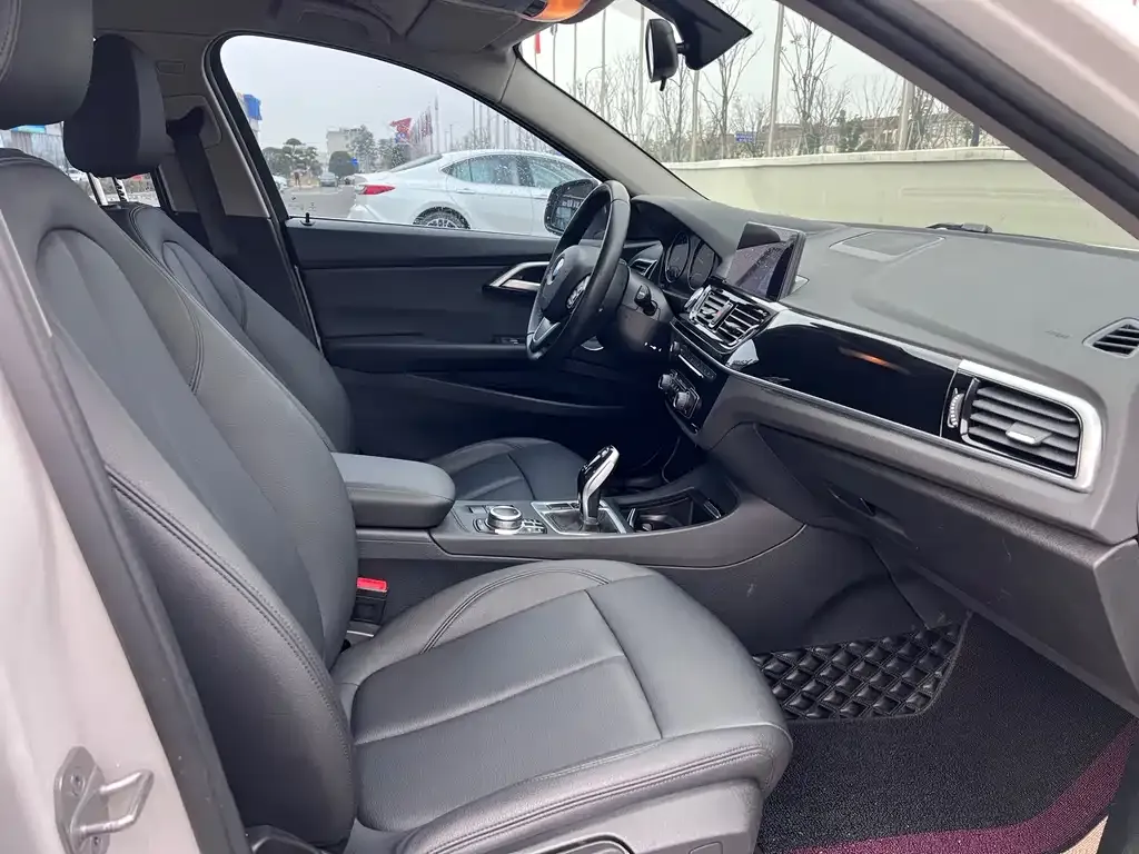 BMW 1 Series 2021 из CN, фото 8