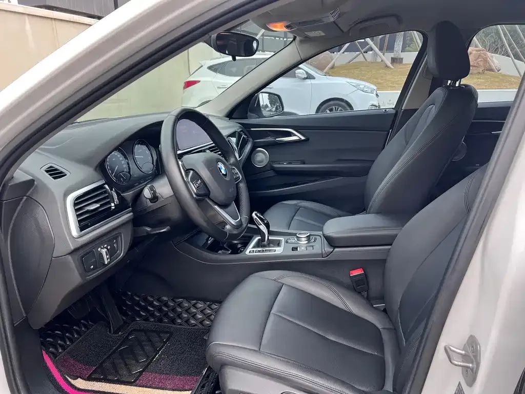 BMW 1 Series 2021 из CN, фото 7