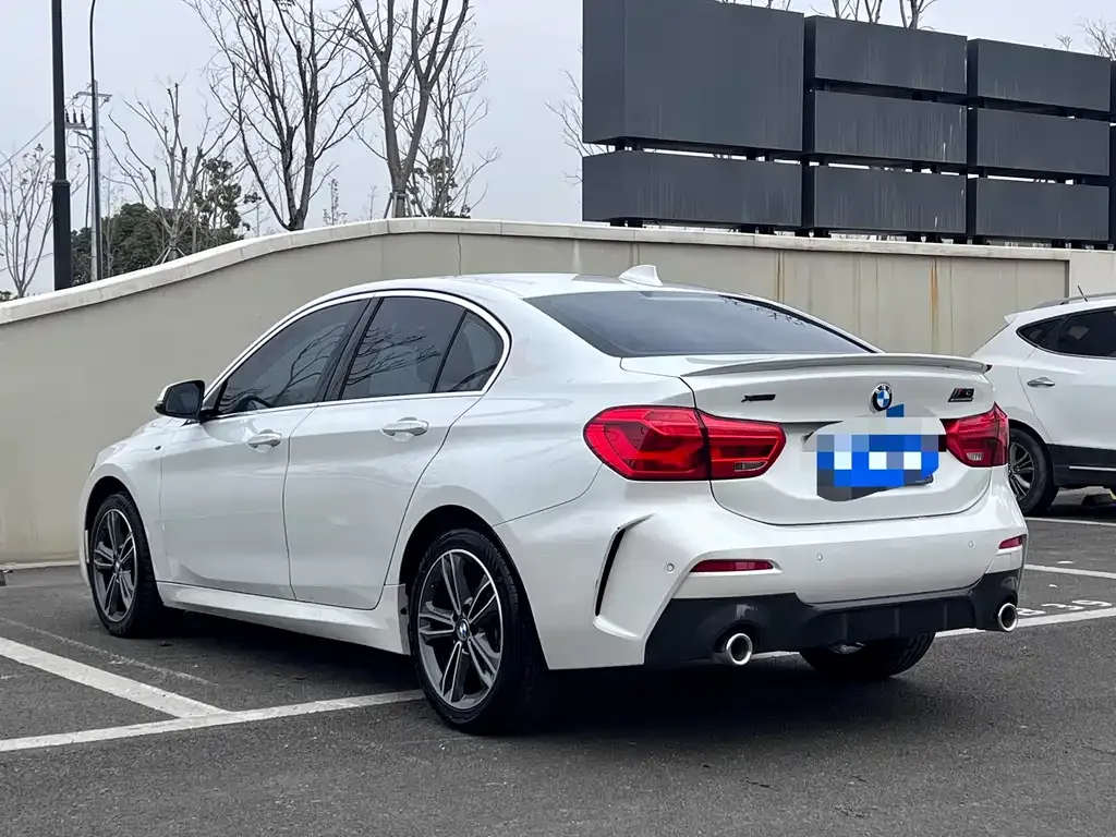 BMW 1 Series 2021 из CN, фото 9