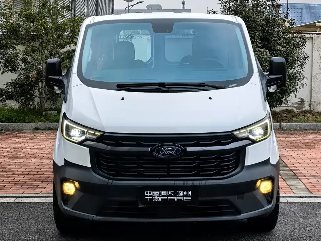 Ford Transit 2023 из CN, фото 1