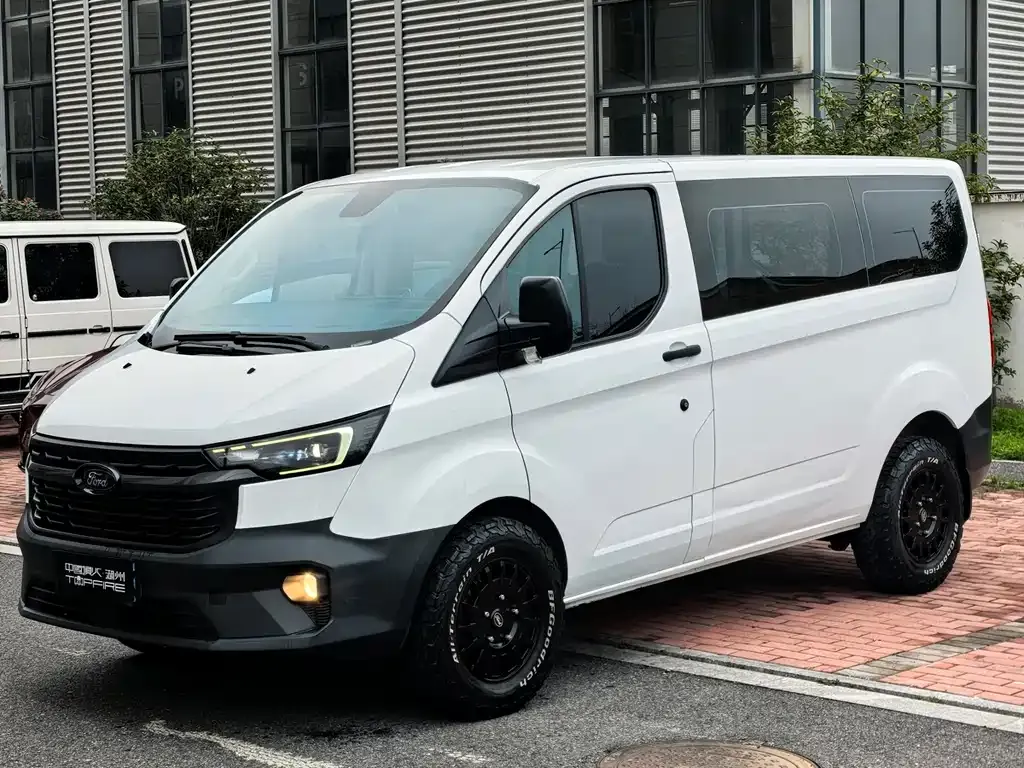 Ford Transit 2023 из CN, фото 4