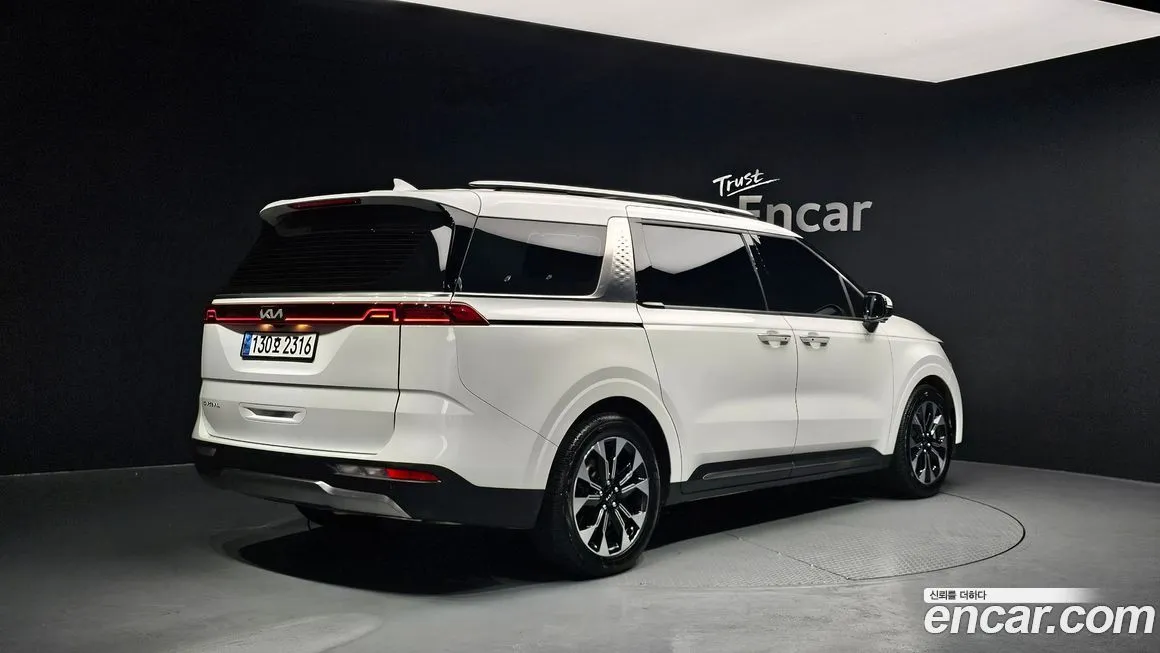 Kia Carnival — фото 4
