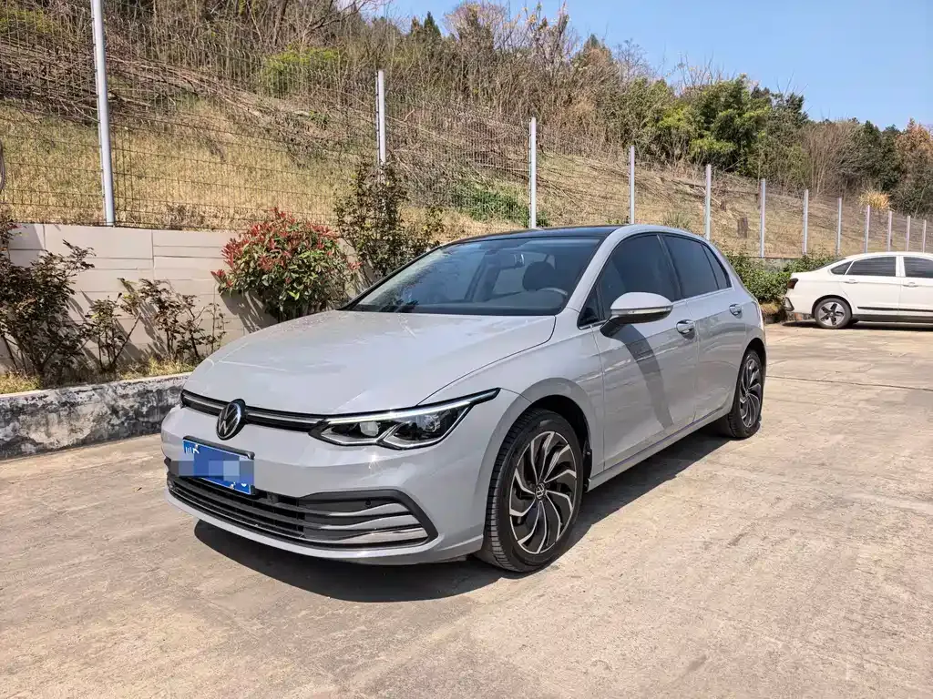Volkswagen Golf 2023 из CN, фото 1