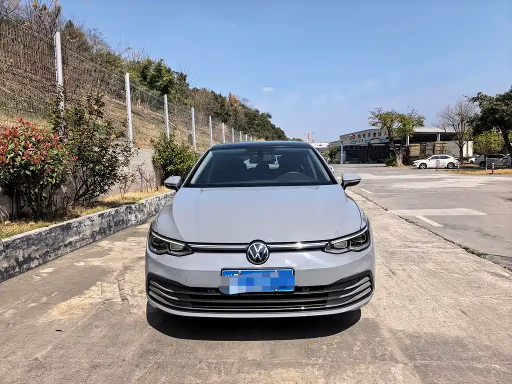 Volkswagen Golf 2023 из CN, фото 3