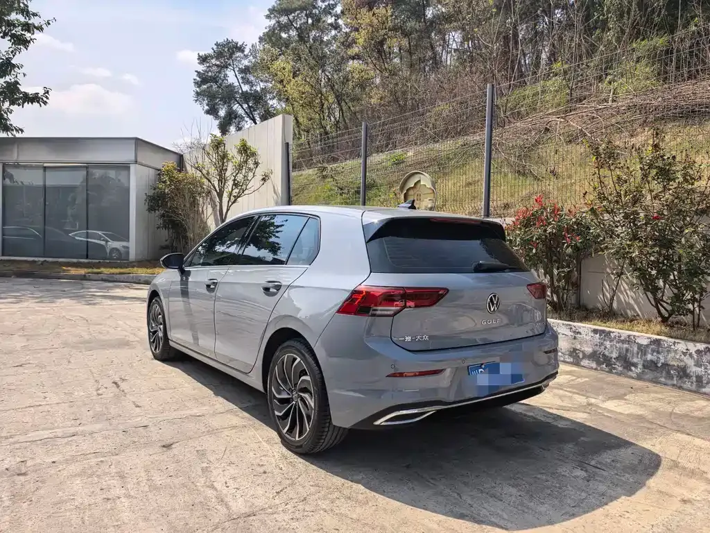 Volkswagen Golf 2023 из CN, фото 9