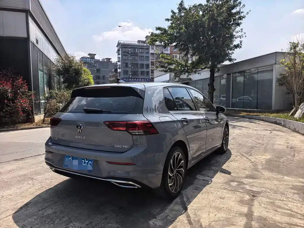 Volkswagen Golf 2023 из CN, фото 8