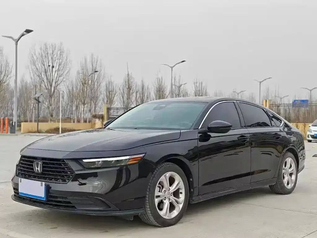 Honda Accord — фото 1