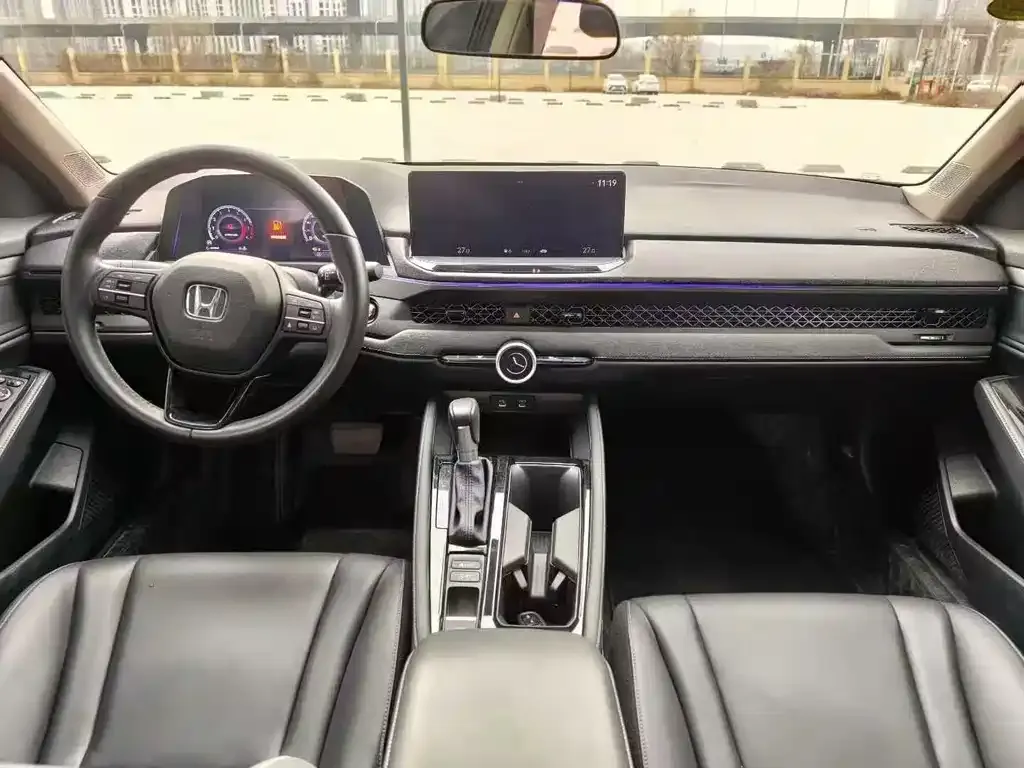 Honda Accord — фото 8