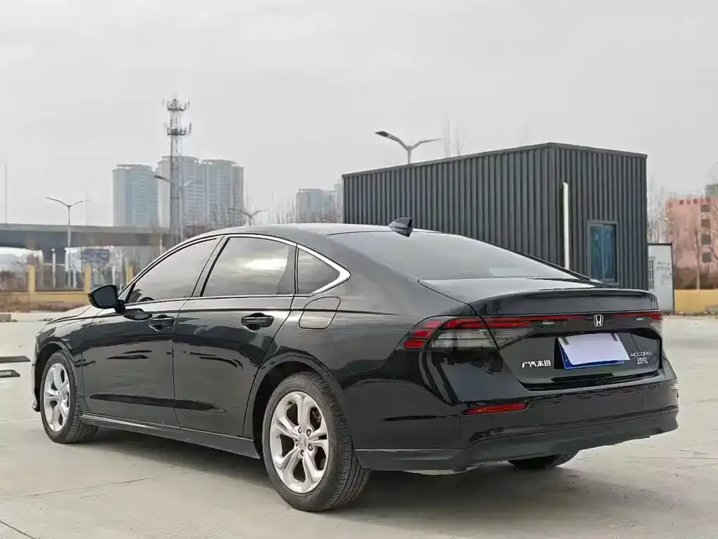 Honda Accord — фото 5