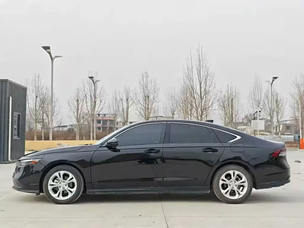 Honda Accord — фото 7