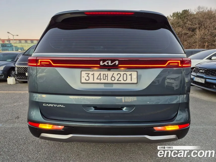Kia Carnival — фото 4