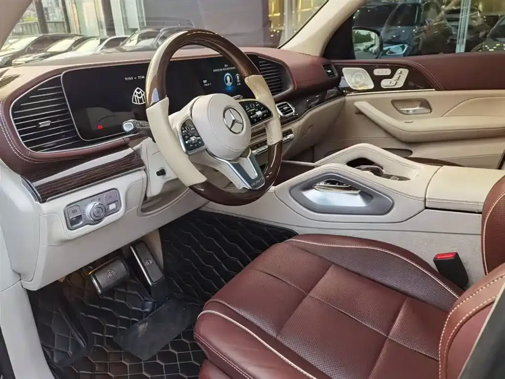 Mercedes-Benz GLS — фото 6