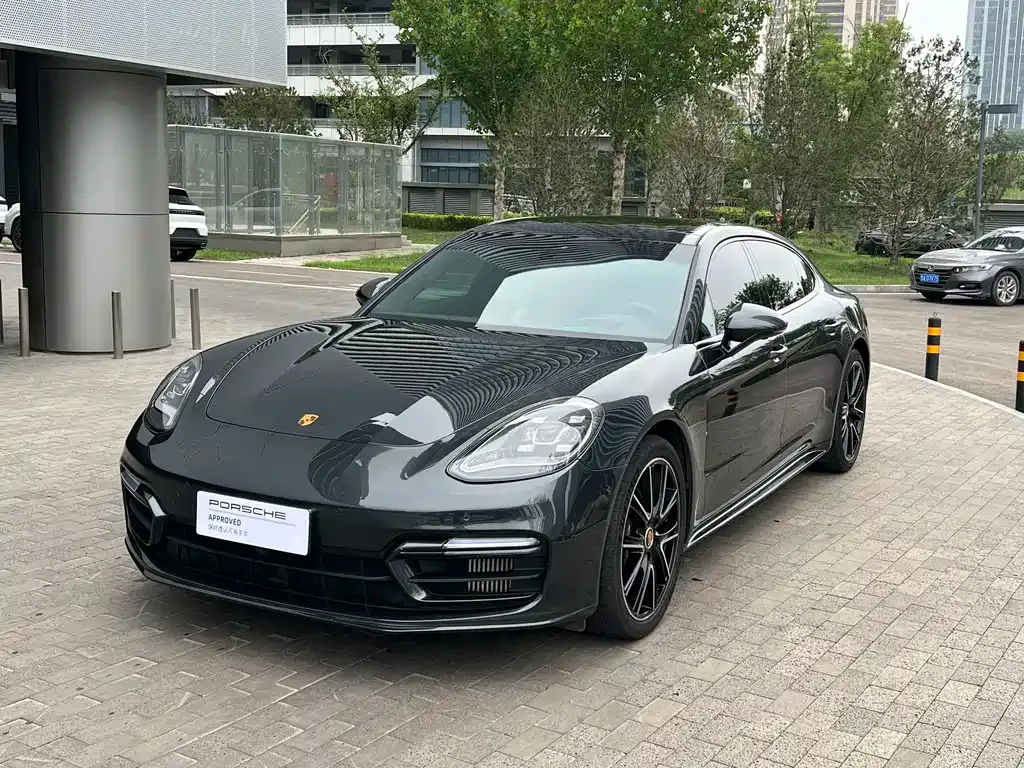 Porsche Panamera — фото 1