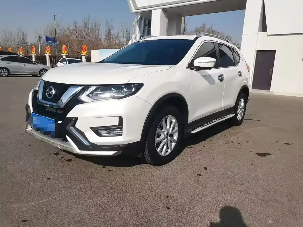 Nissan X-Trail — фото 1