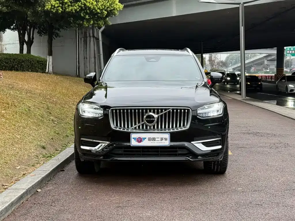 Volvo XC90 — фото 8