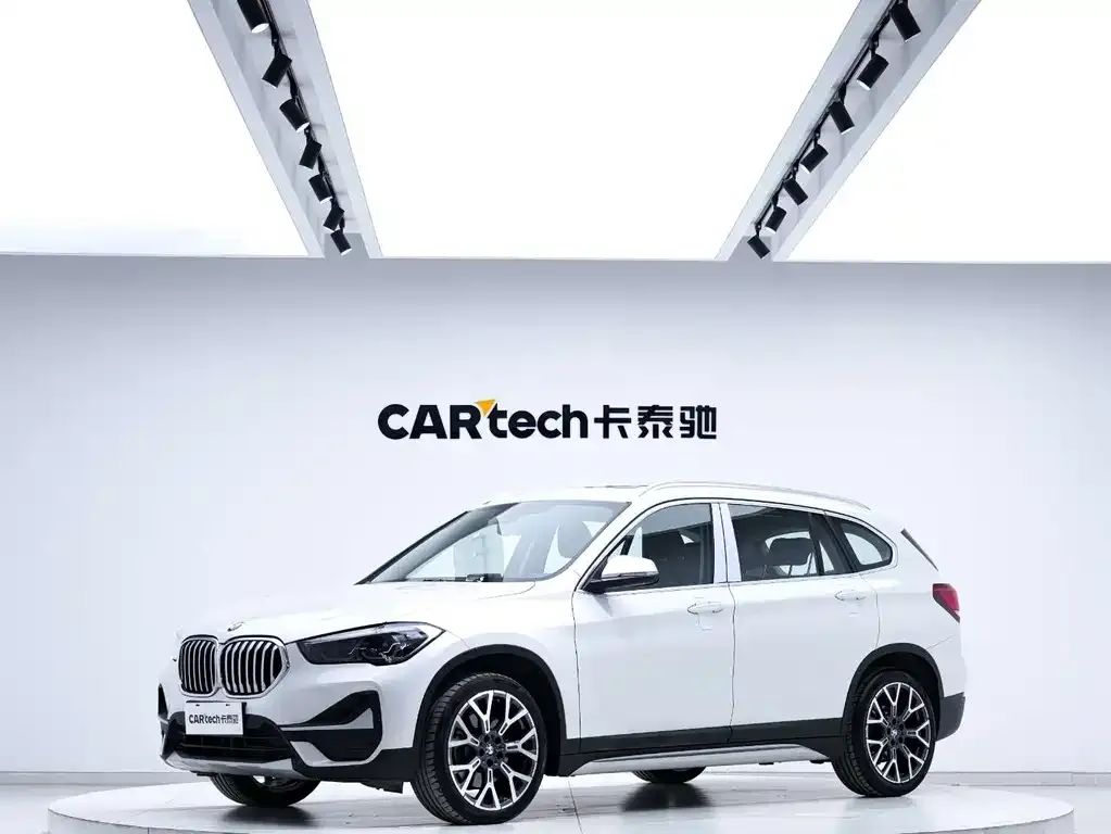 BMW X1 — фото 1