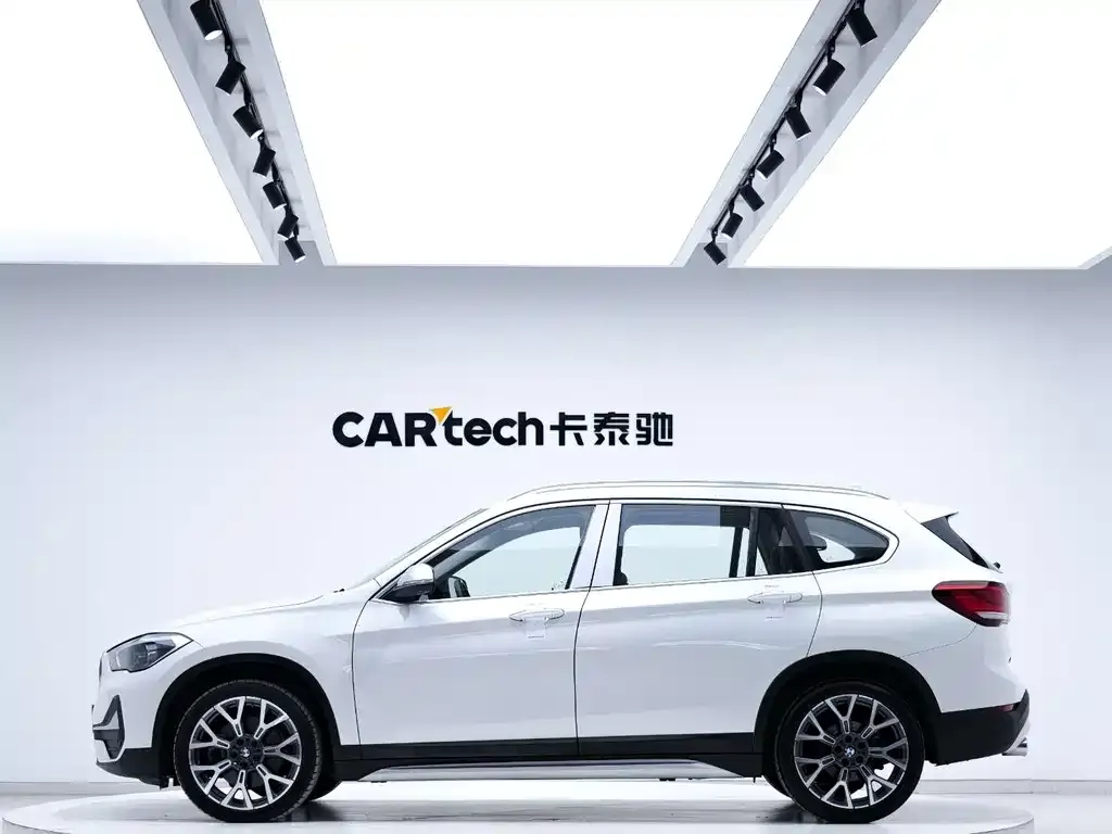 BMW X1 — фото 9