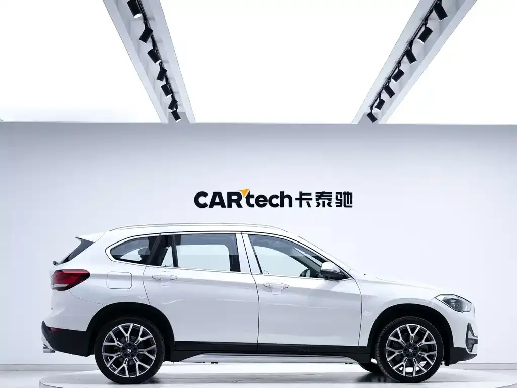 BMW X1 — фото 8