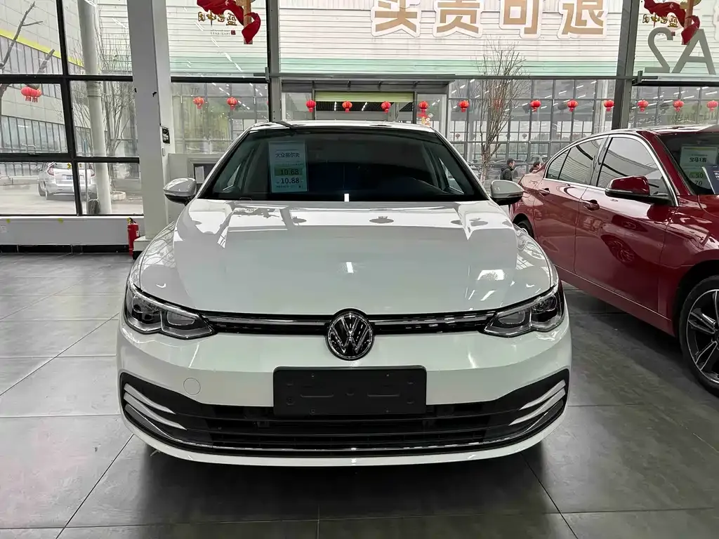 Volkswagen Golf 2024 из CN, фото 5